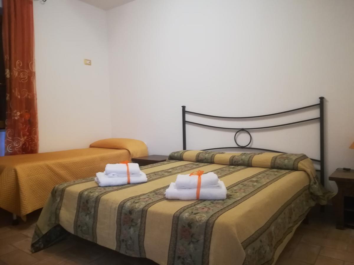 Le Terre Di Bac Bed & Breakfast Borgo Montenero Bagian luar foto